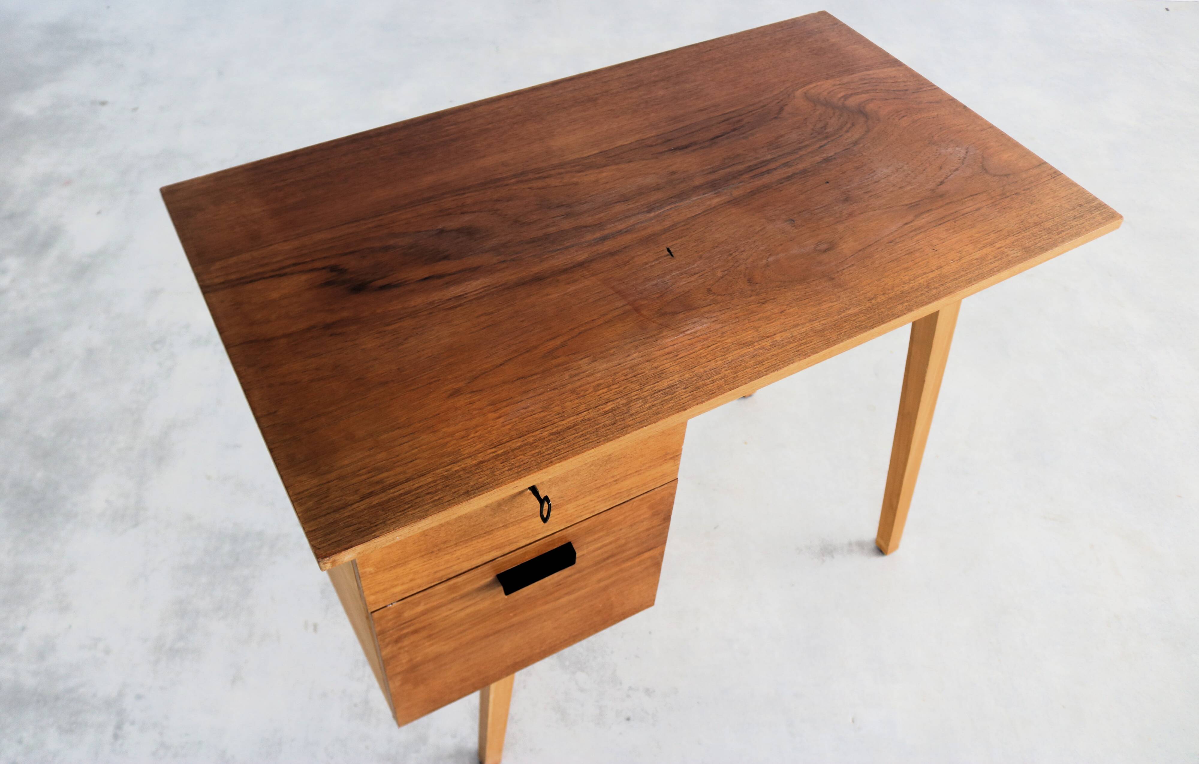 vintage desk | desk | teak | 1960s  period | 1960s