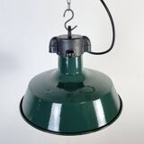 Lampe à suspension industrielle française en émail vert foncé, années 1960
