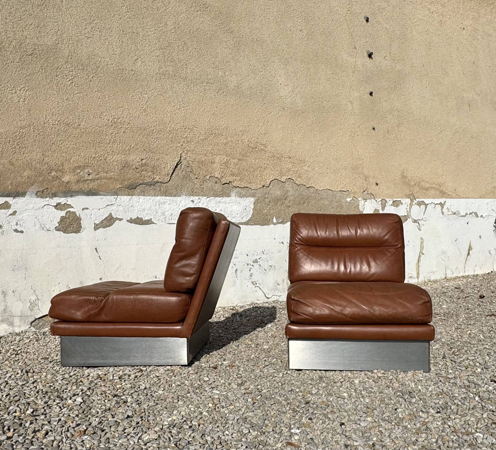 Complete vintage living room set, brushed aluminum and brown leather, France, 1970