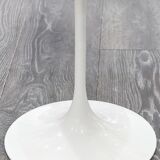 Round pedestal table in aluminium marble and white Rilsan Eero Saarinen (1910-1961), Edition Knoll