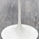 Guéridon rond en marbre aluminium et Rilsan blanc Eero Saarinen (1910-1961), Edition Knoll :