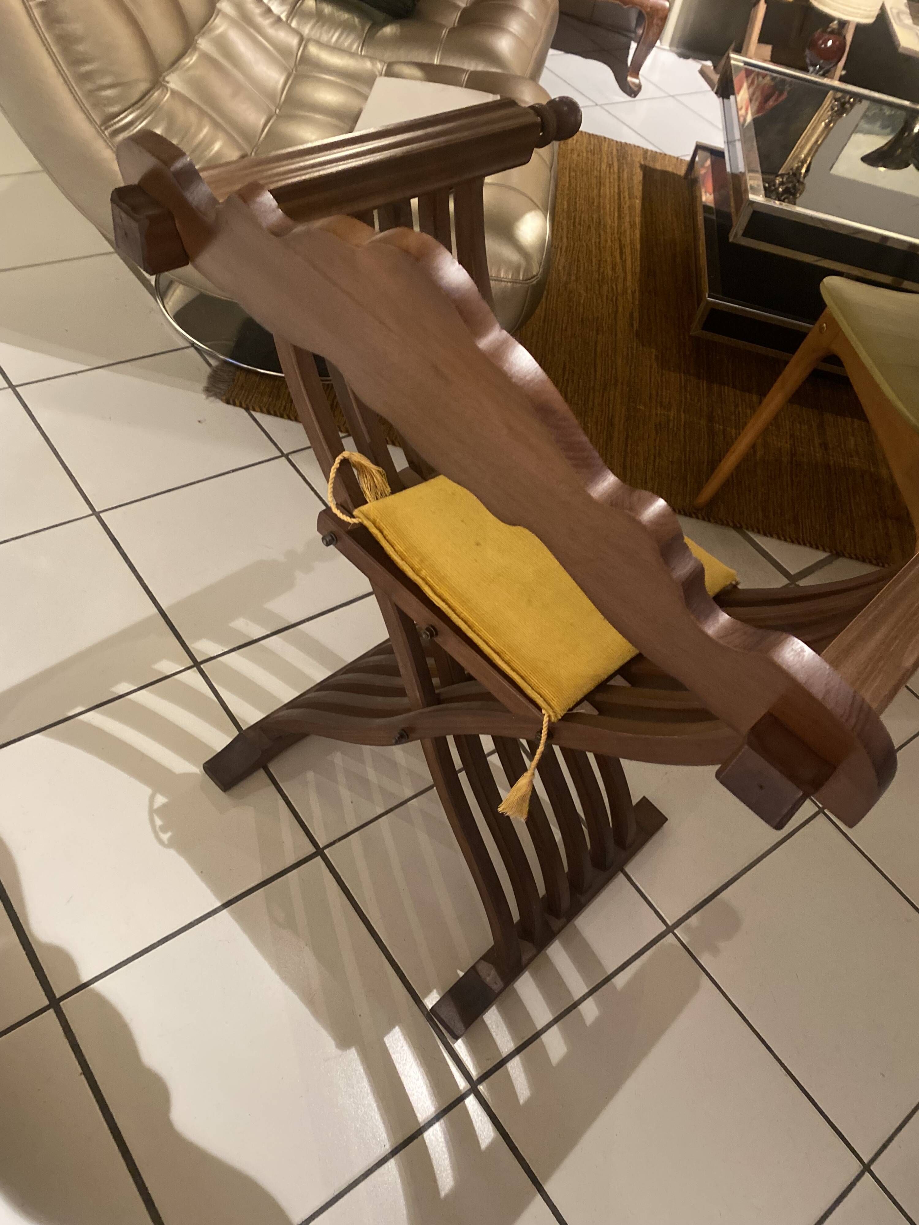 Fauteuil curule en bois