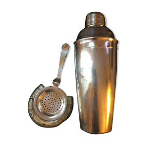 shaker et passoire en