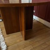 Table ronde en bois verni