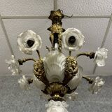 Lustre en bronze doré avec verrerie aux roses et coquilles