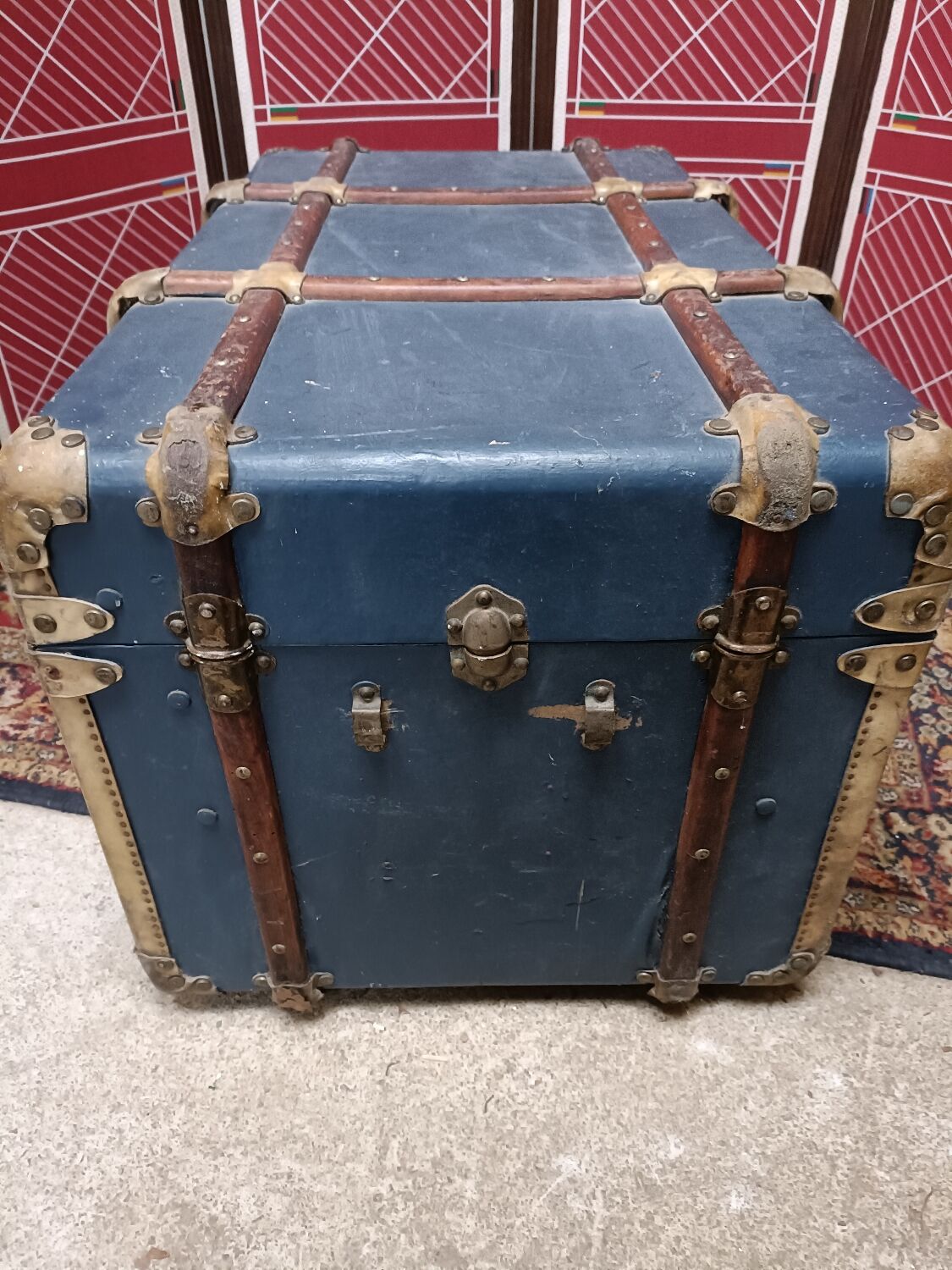 Former D.FES travel trunk trademark, 1950s