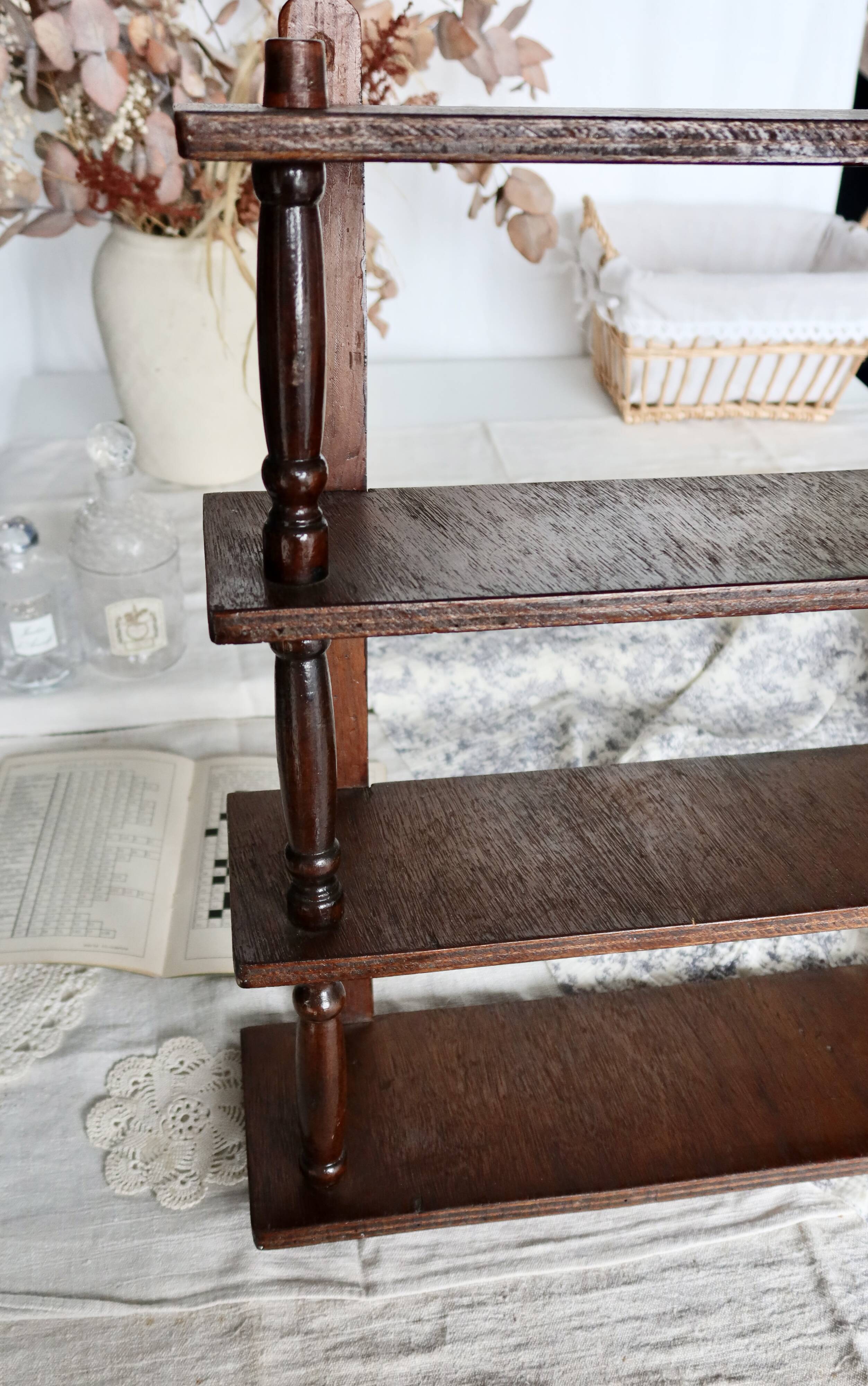 Vintage wooden wall shelf - Wall mounted or freestanding