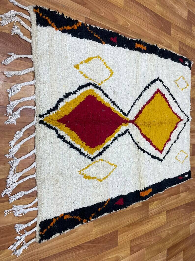 Handmade Moroccan pure wool rug, size 150 x 250 cm