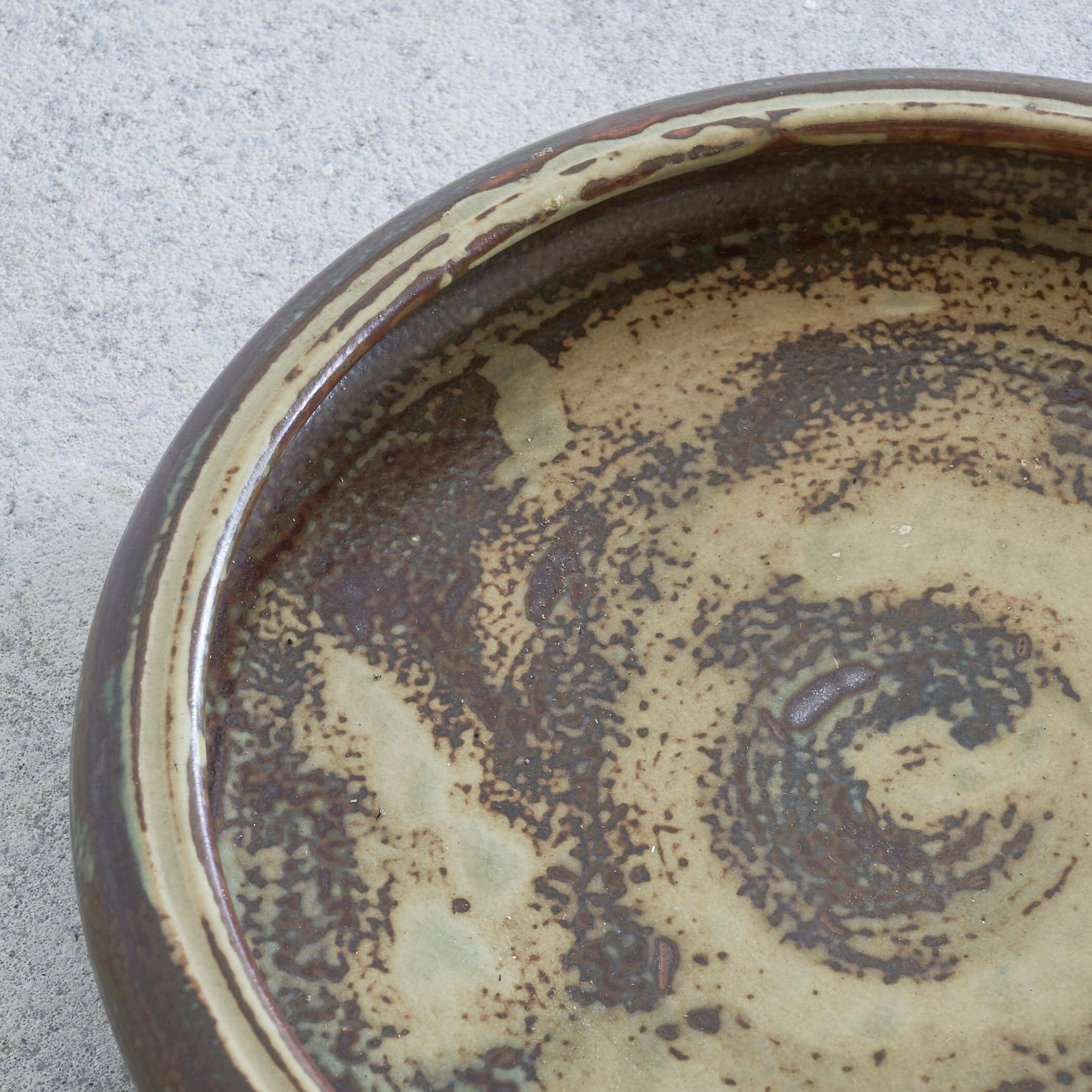 Danish pottery bowl by Carl Hallier mid-century for Royal Copenhagen, 1950.