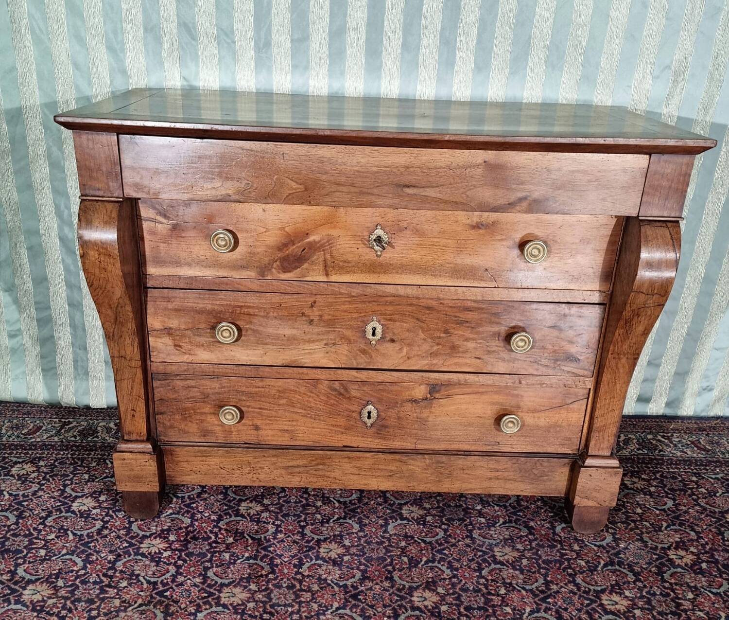 Restoration Walnut Chest of Drawers, 19th Century - Louis Style