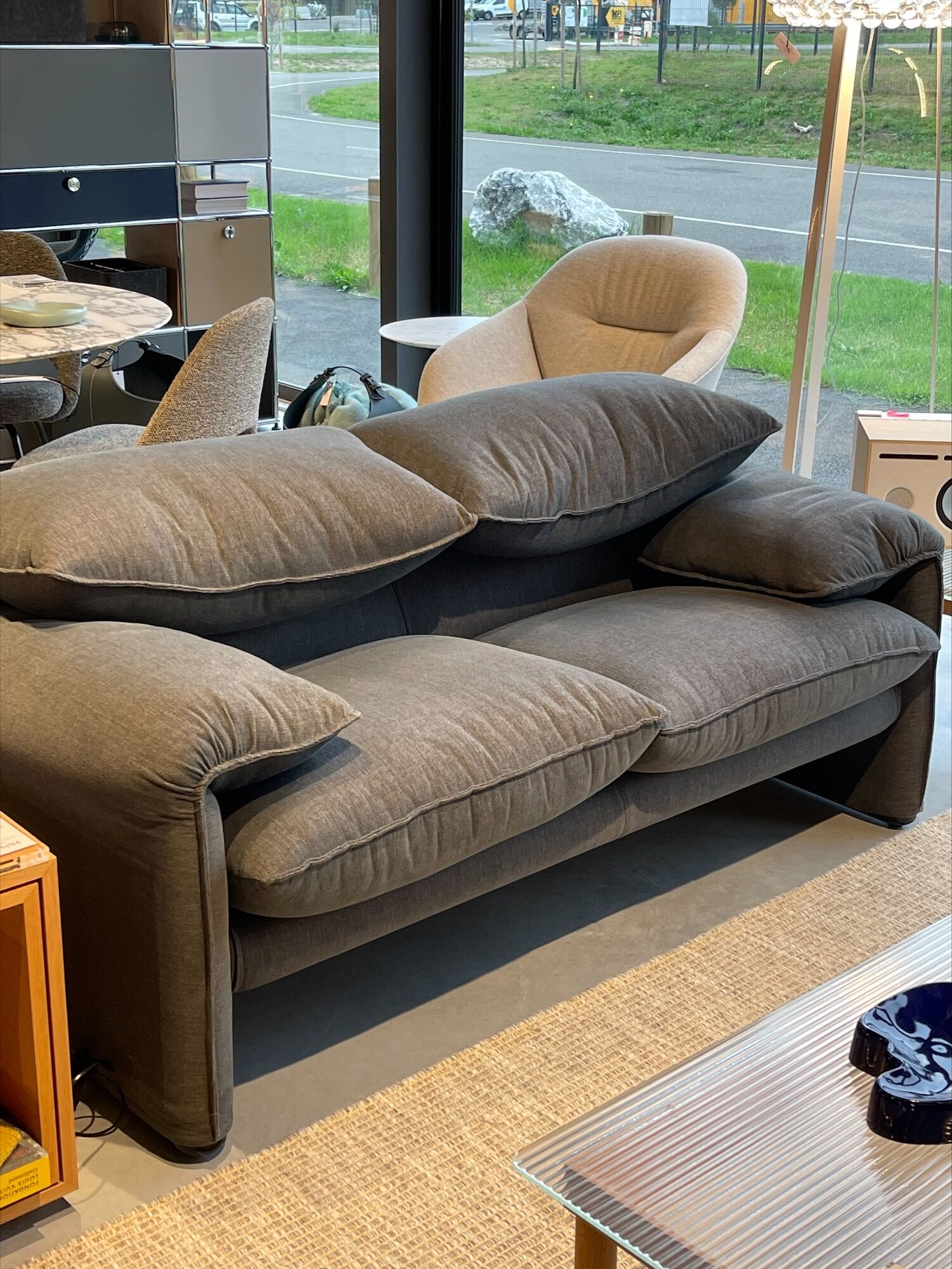 Maralunga 2 places by Vico Magistretti  for Cassina