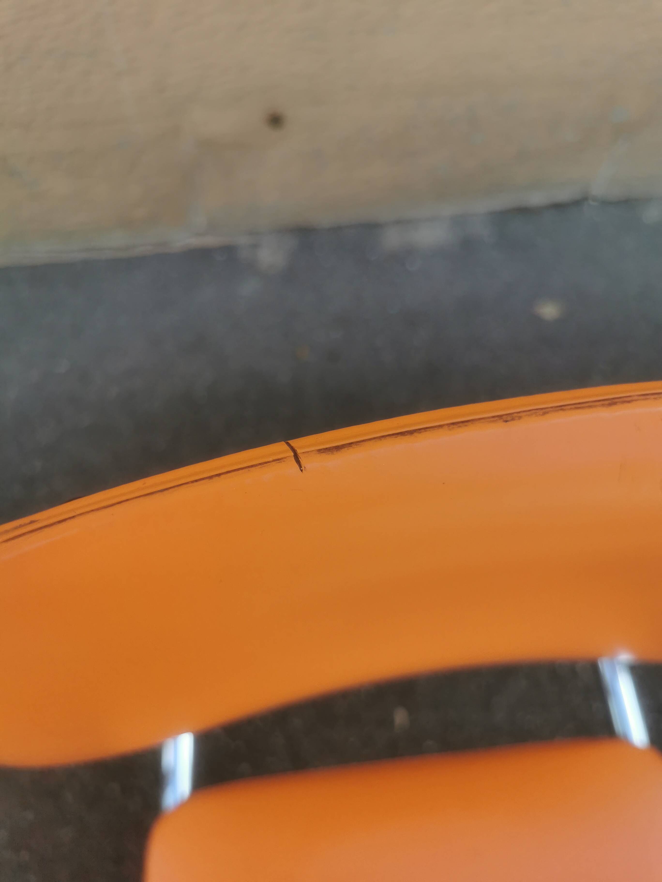 Tubmenager orange vintage chairs