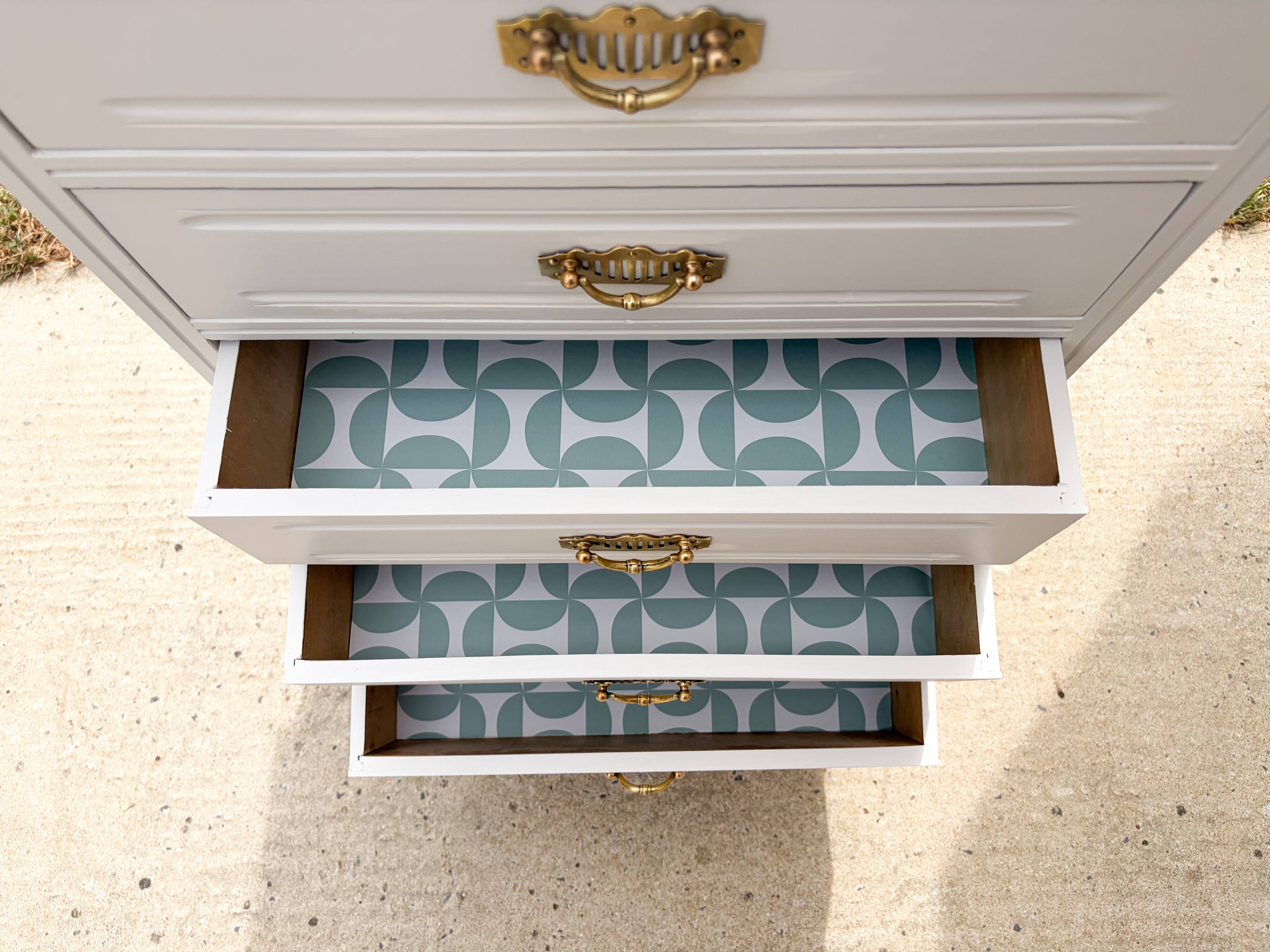Chest of drawers with 5 drawers from the 1930s/40s.