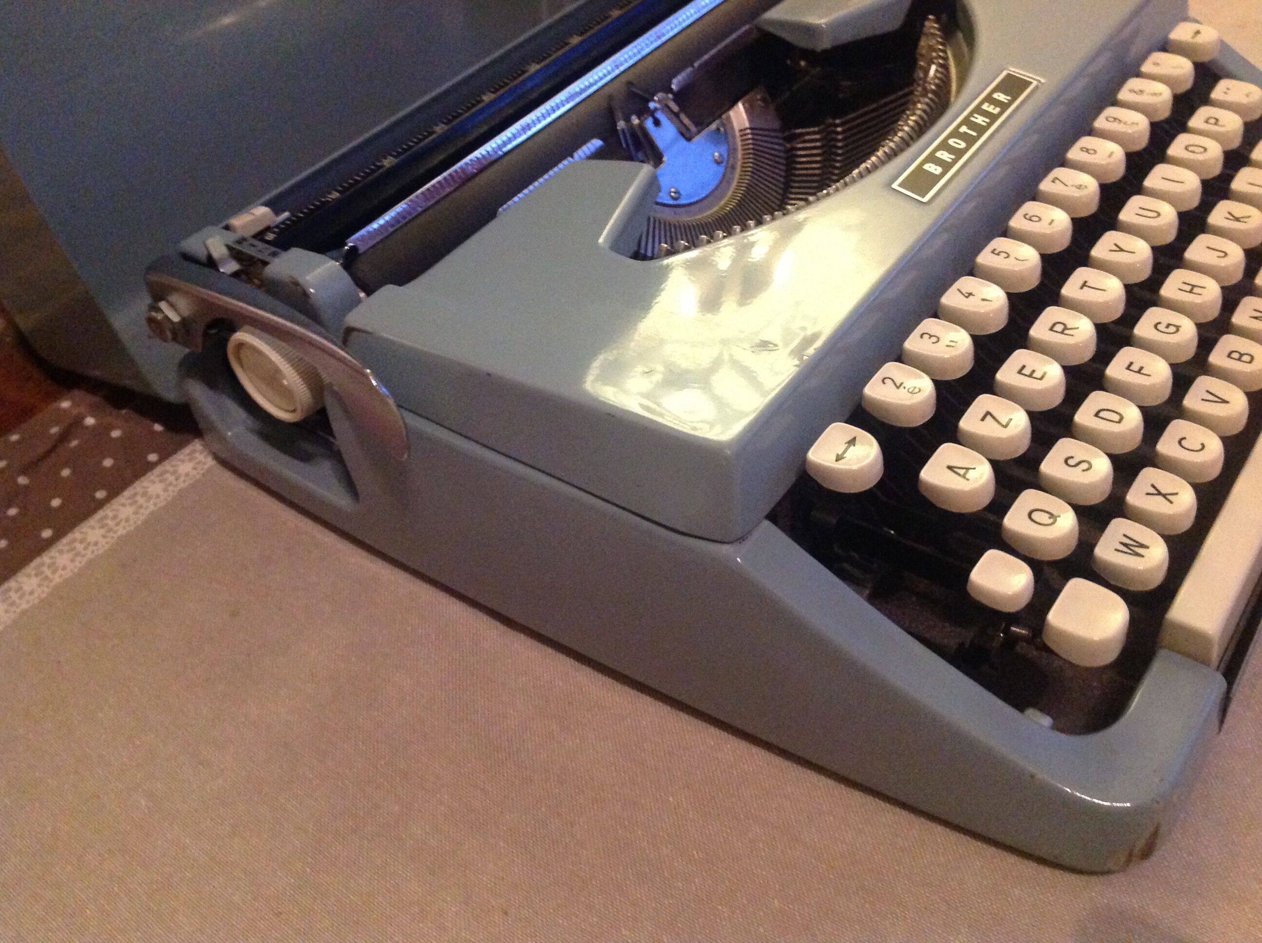 Machine write pastel blue Brother vintage 60s