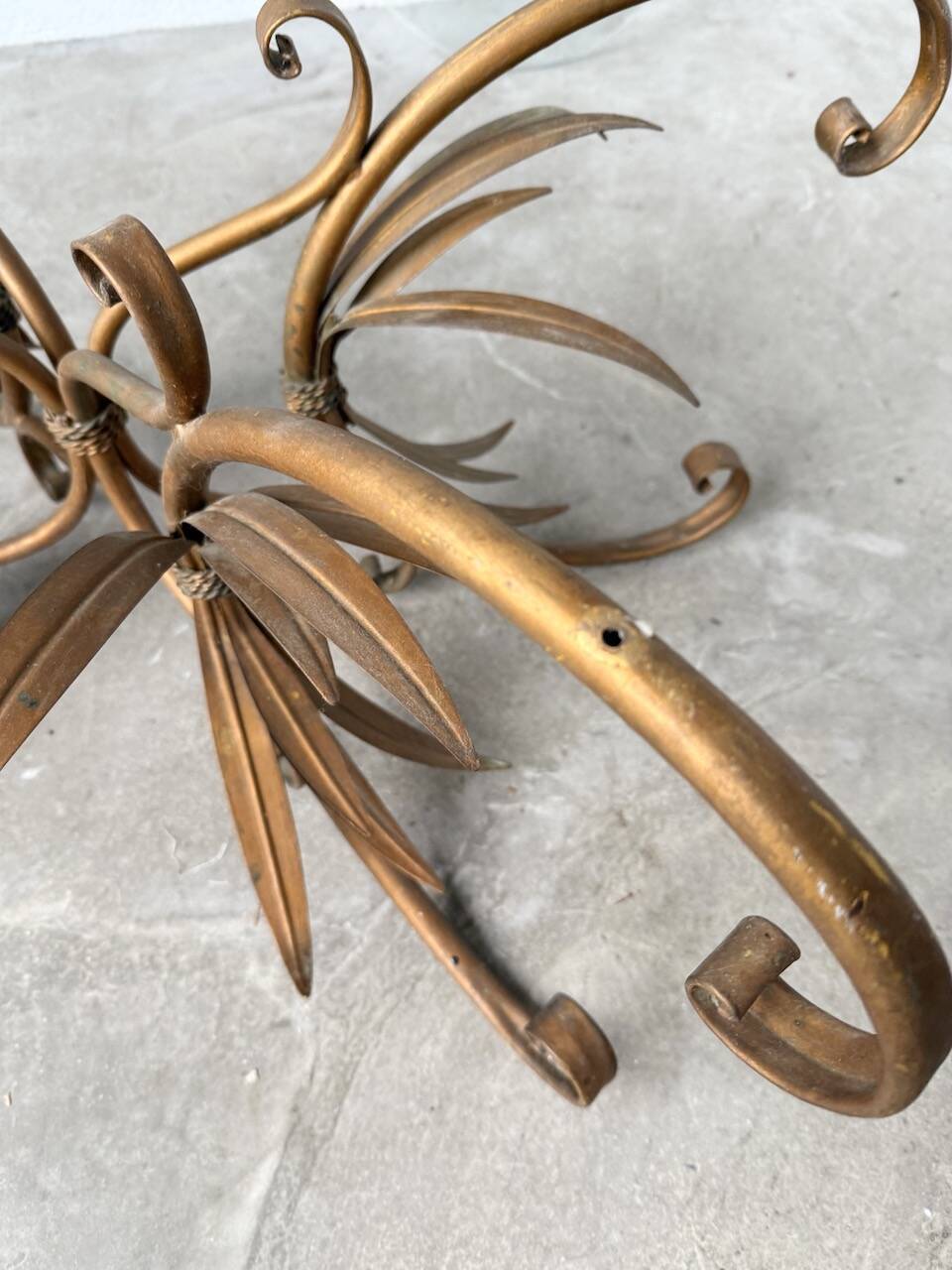 "ear" style coffee table