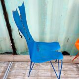 4 chaises colorées en fer