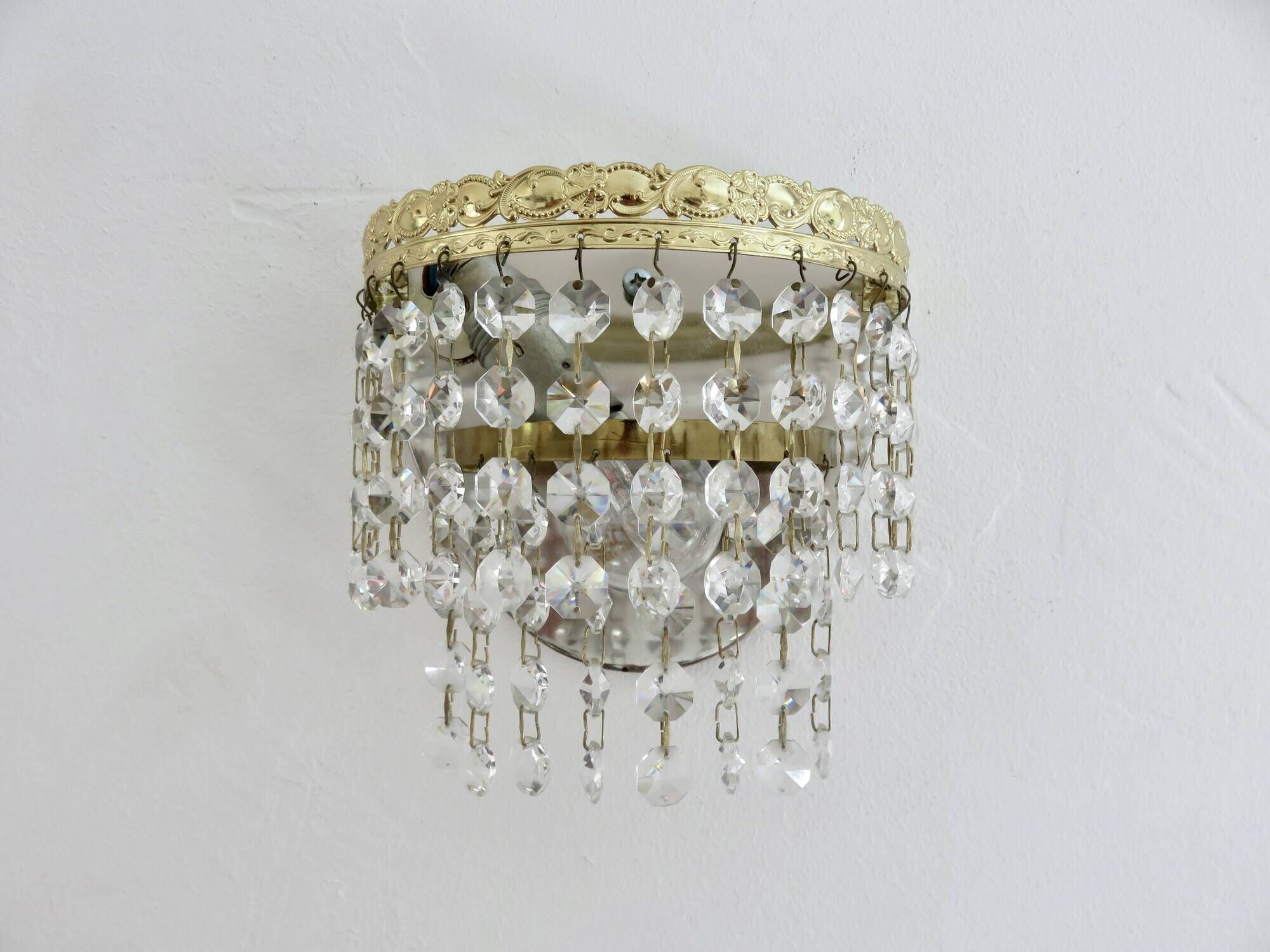 Apply "hot air balloon" to pendants, edition "Deknudt lighting", Belgium.