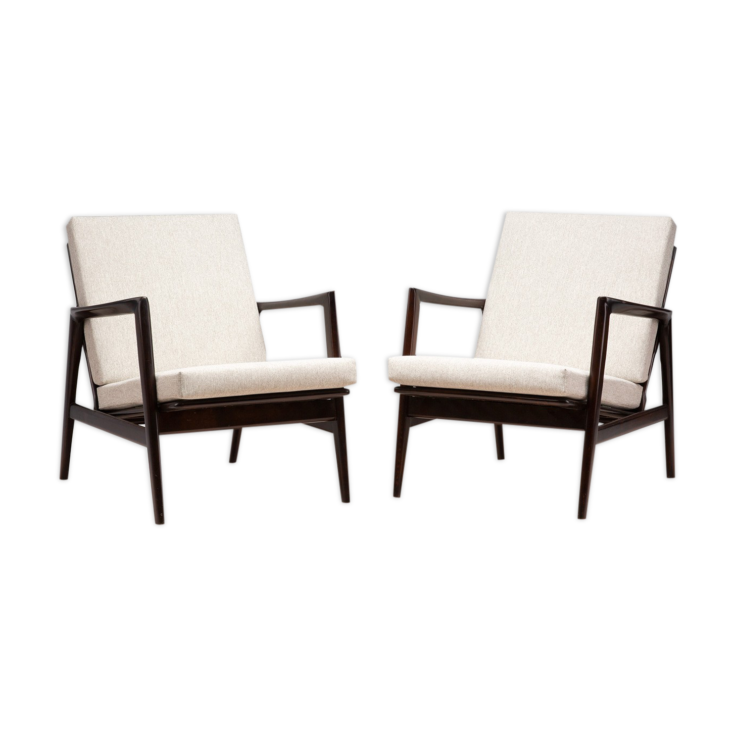 Pair of type 300-139 stefan armchairs