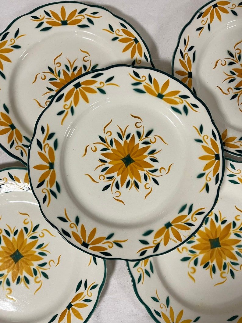 Set of 5 flat plates "Charolle" manufacture of Digoin and Sarreguemines