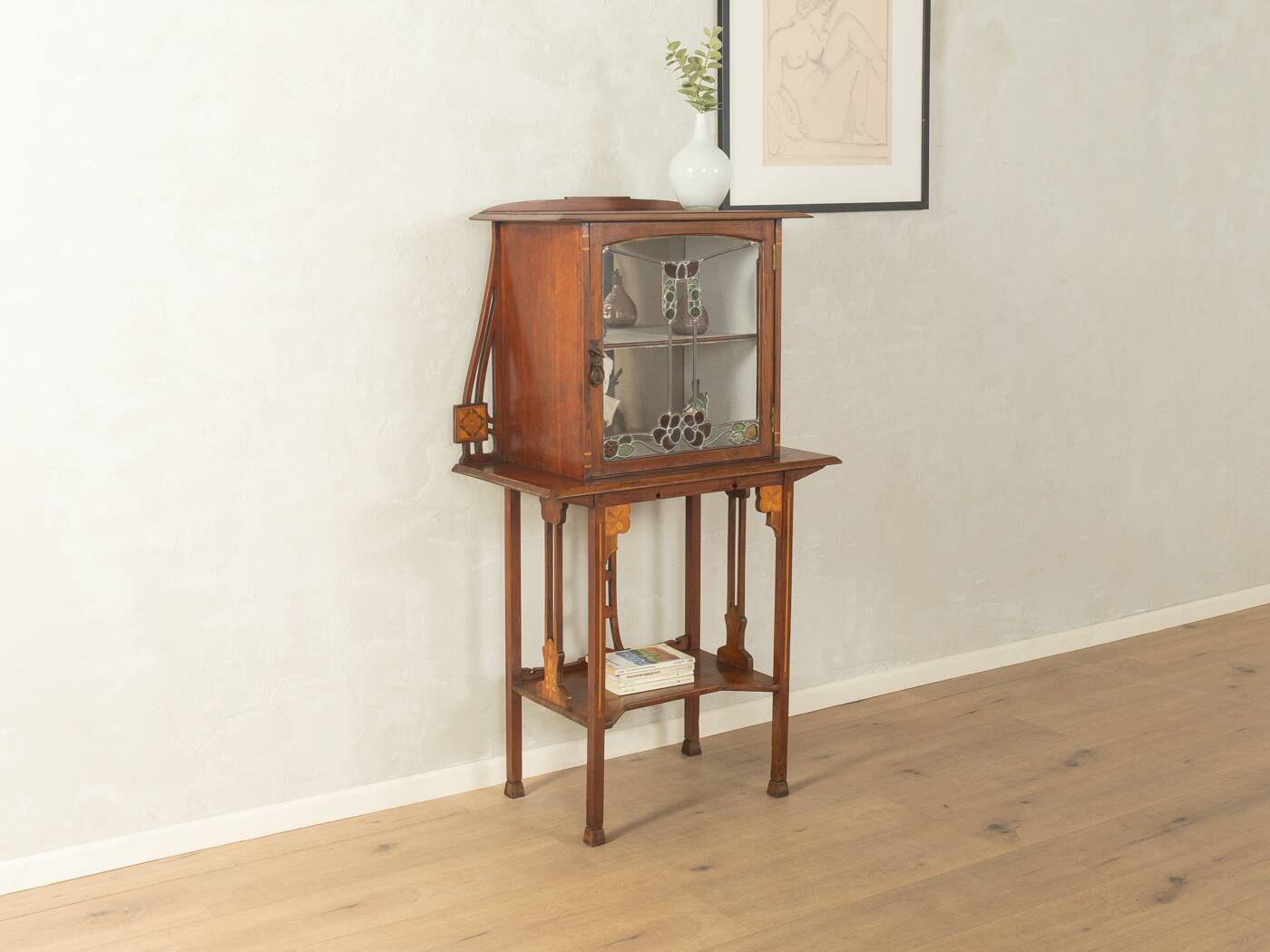 Art Nouveau display cabinet from the 1900s
