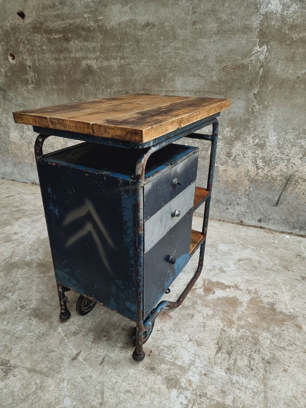 Industrial trolley workbench Citroen chest of drawers