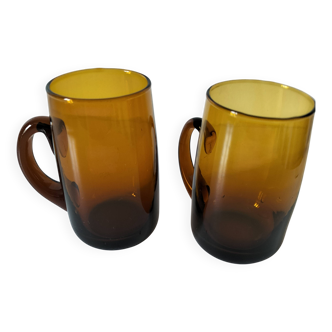 Paire de chopes, tasses en verre ambré vintage