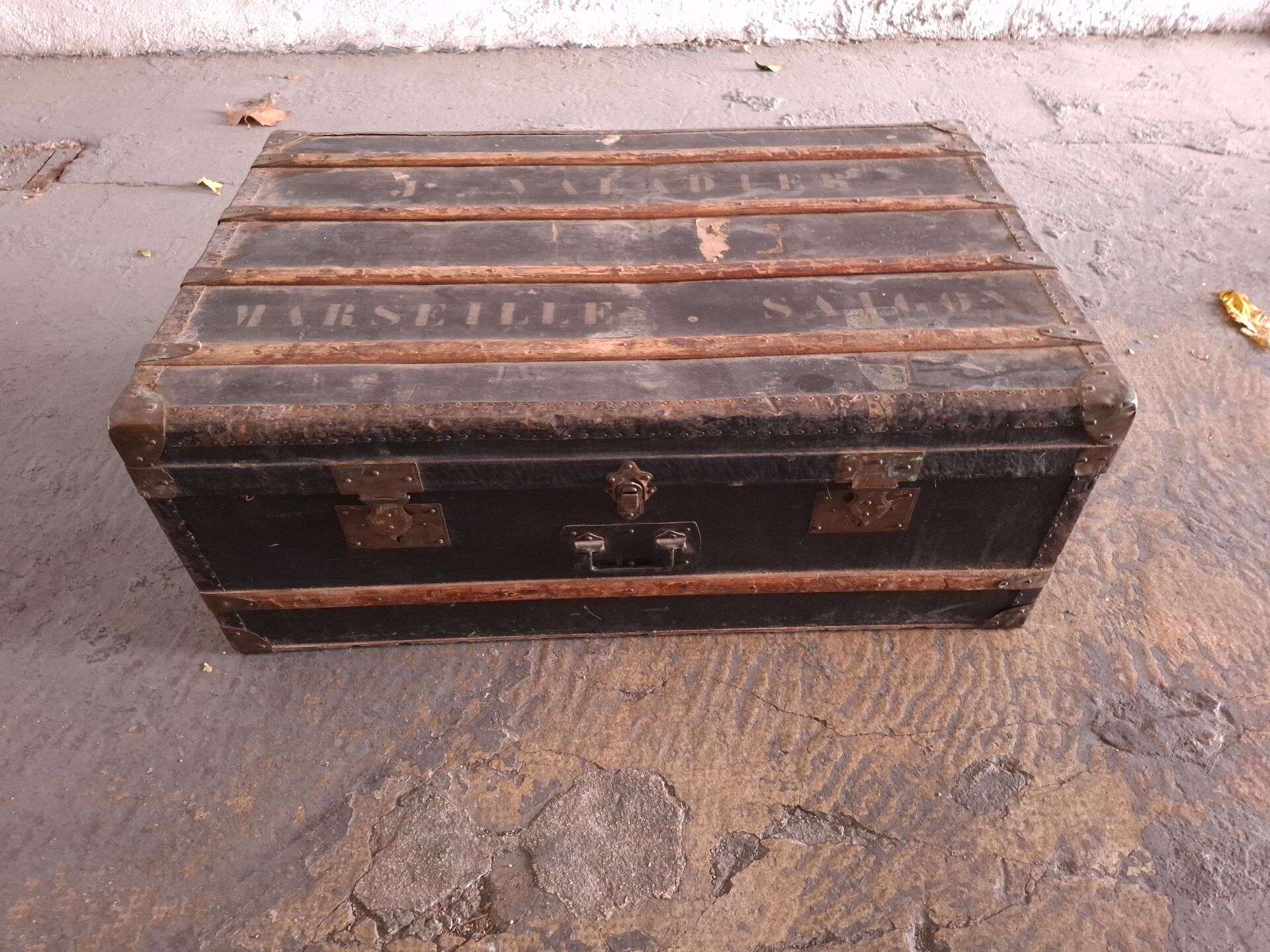 Travel trunk, Saigon