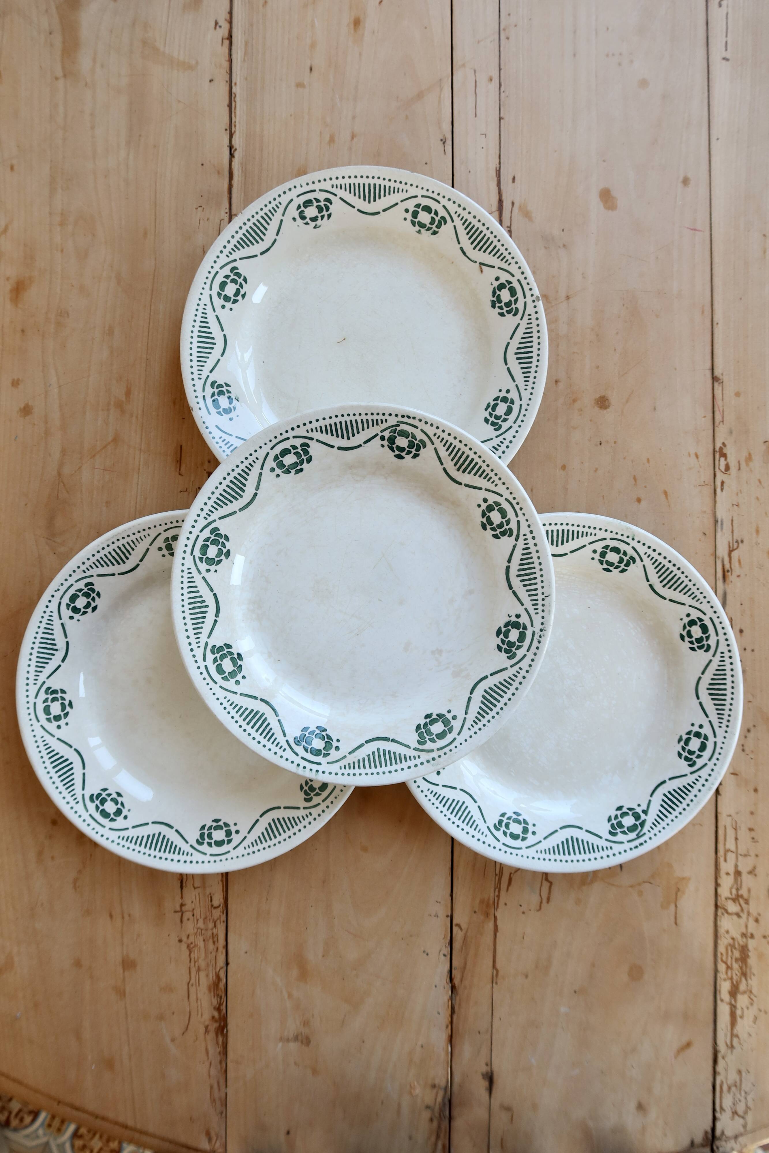 4 flat plates ironstone New Galleries Ennegé Paris - Model Ro