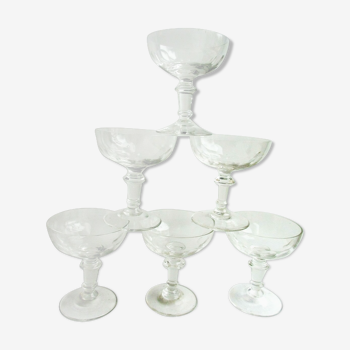 Set de 6 coupes à champagne Baccarat art nouveau cristal incolore taillé, pied balustre