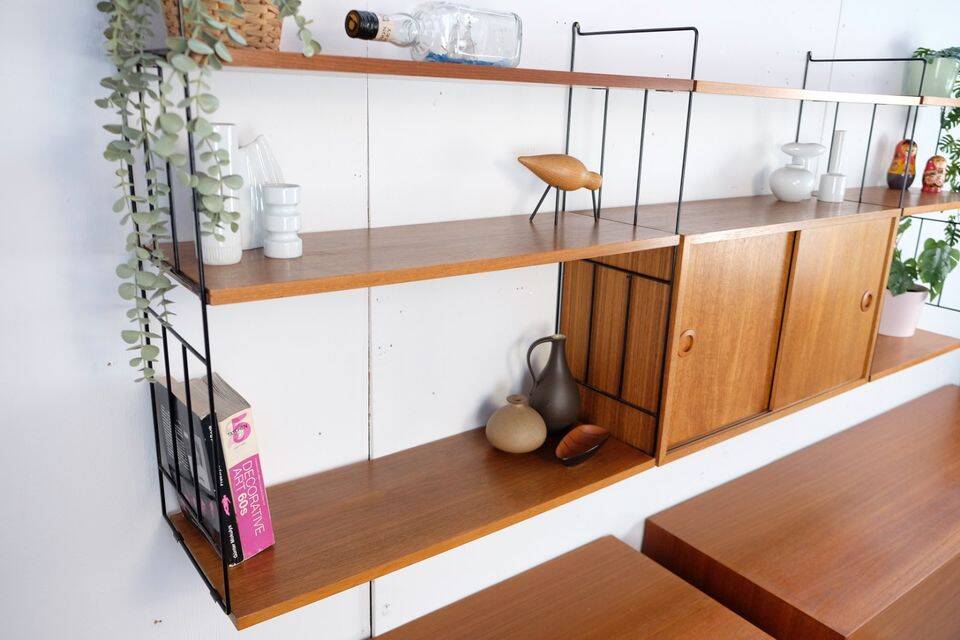WHB shelf in teak, retro vintage style from the 60s-70s.
