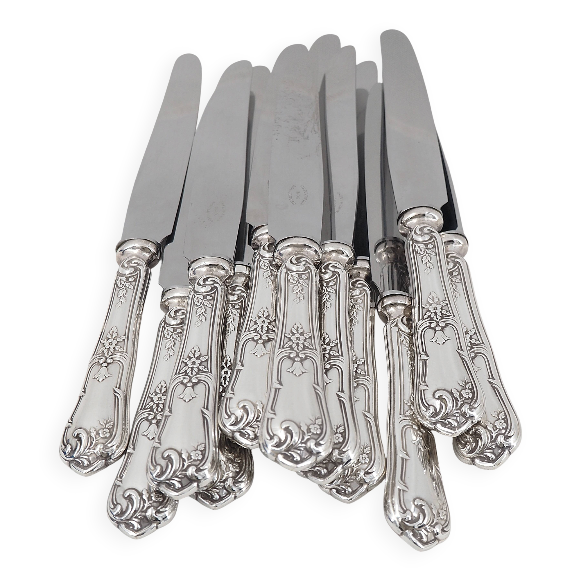 Boulenger Louis XV, 12 silver-plated table knives, excellent condition.