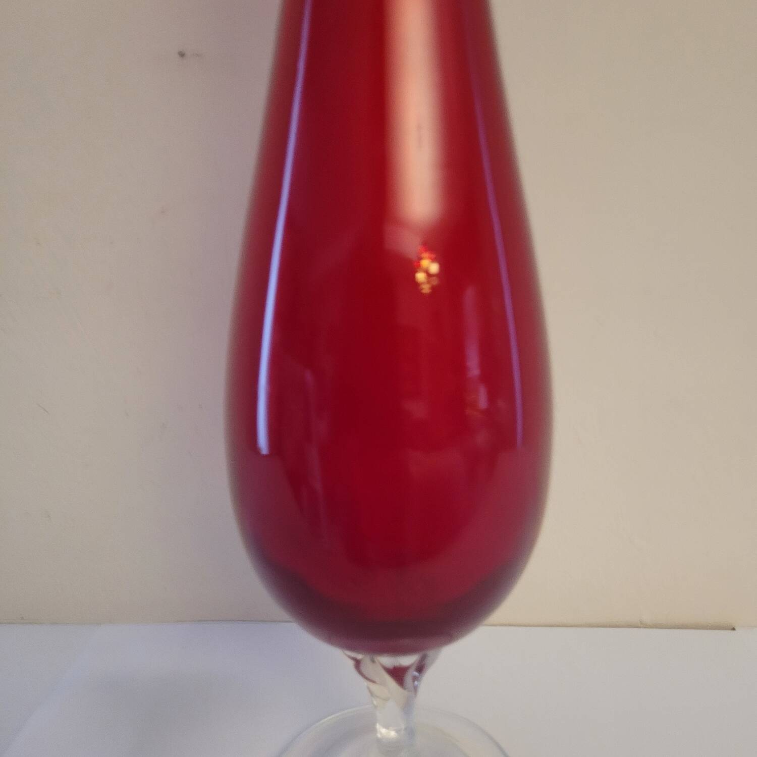 Ruby red glass soliflore vase on a stand - Art glass from the 1970s
