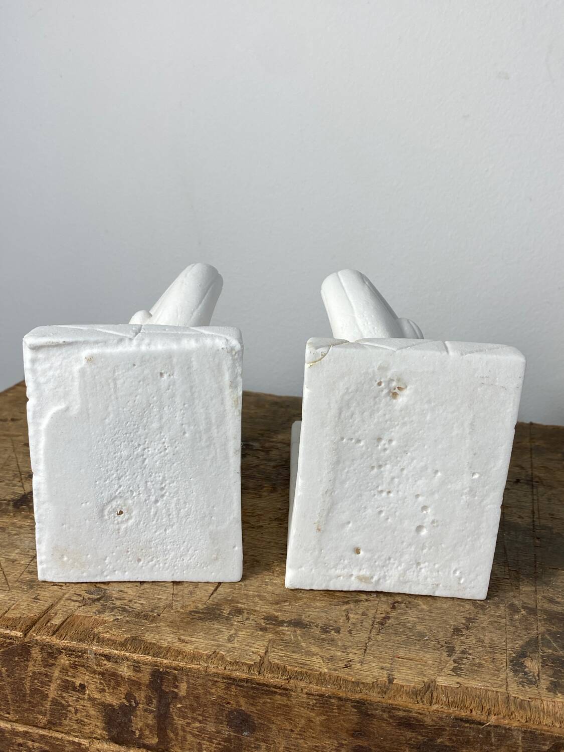 Paire de serre-livres chat en pierre vintage