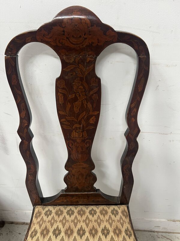 Suite de huit chaises Hollandaise en bois marqueté XIX siècle