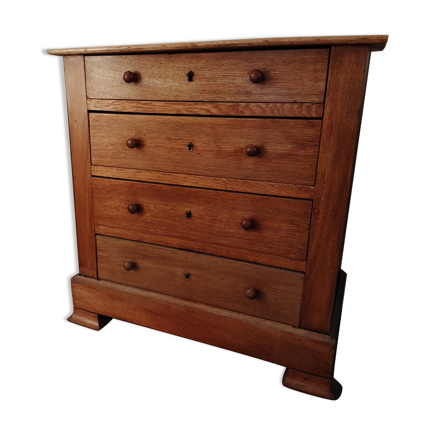 Oak chest of drawers