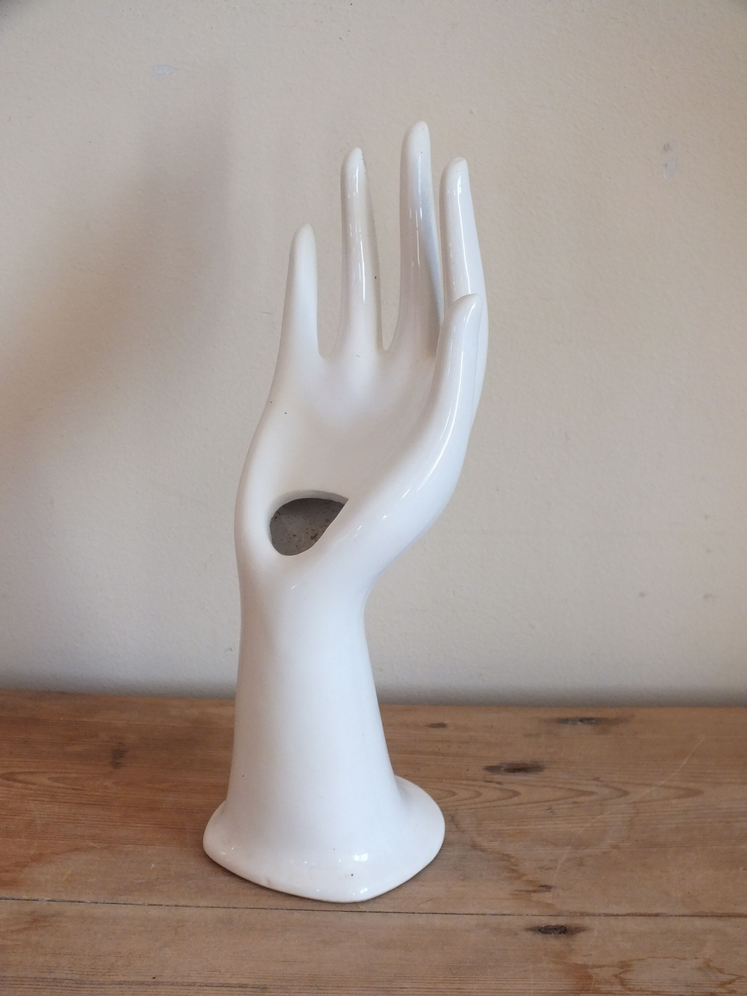 Vintage hand - white ceramic flower ring or pique
