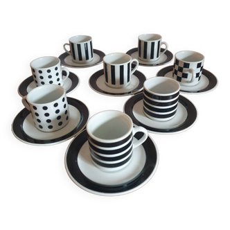 8 tasses à café en porcelaine blanche et noire motifs graphiques vintage 90's