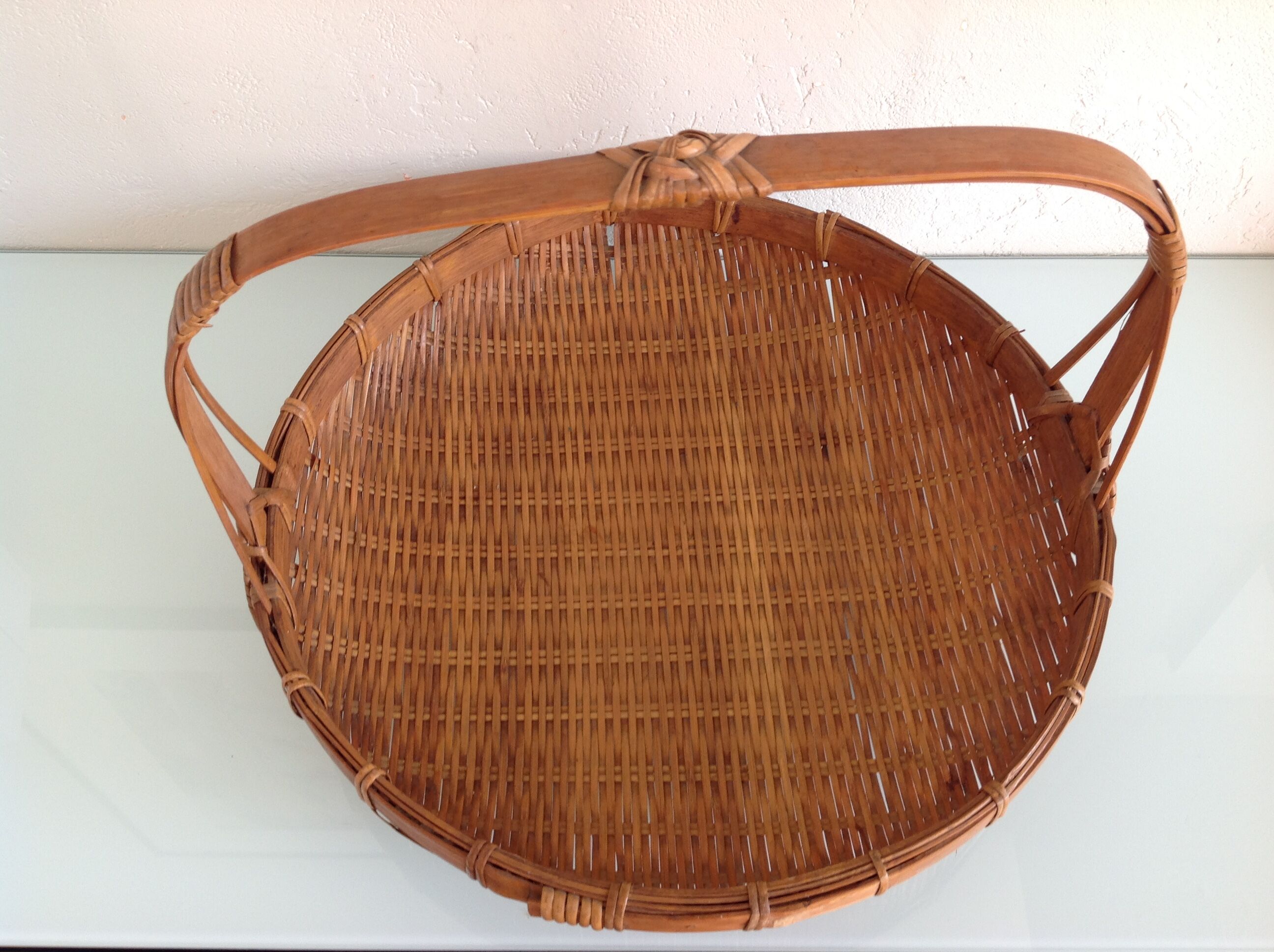 Panier à fruits  rond en bambou tréssé / vintage années 60-70