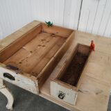 Table de cuisine vintage en bois, pieds courbés
