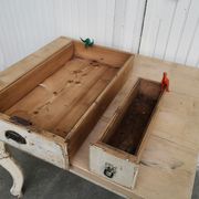 Table de cuisine vintage en bois, pieds courbés