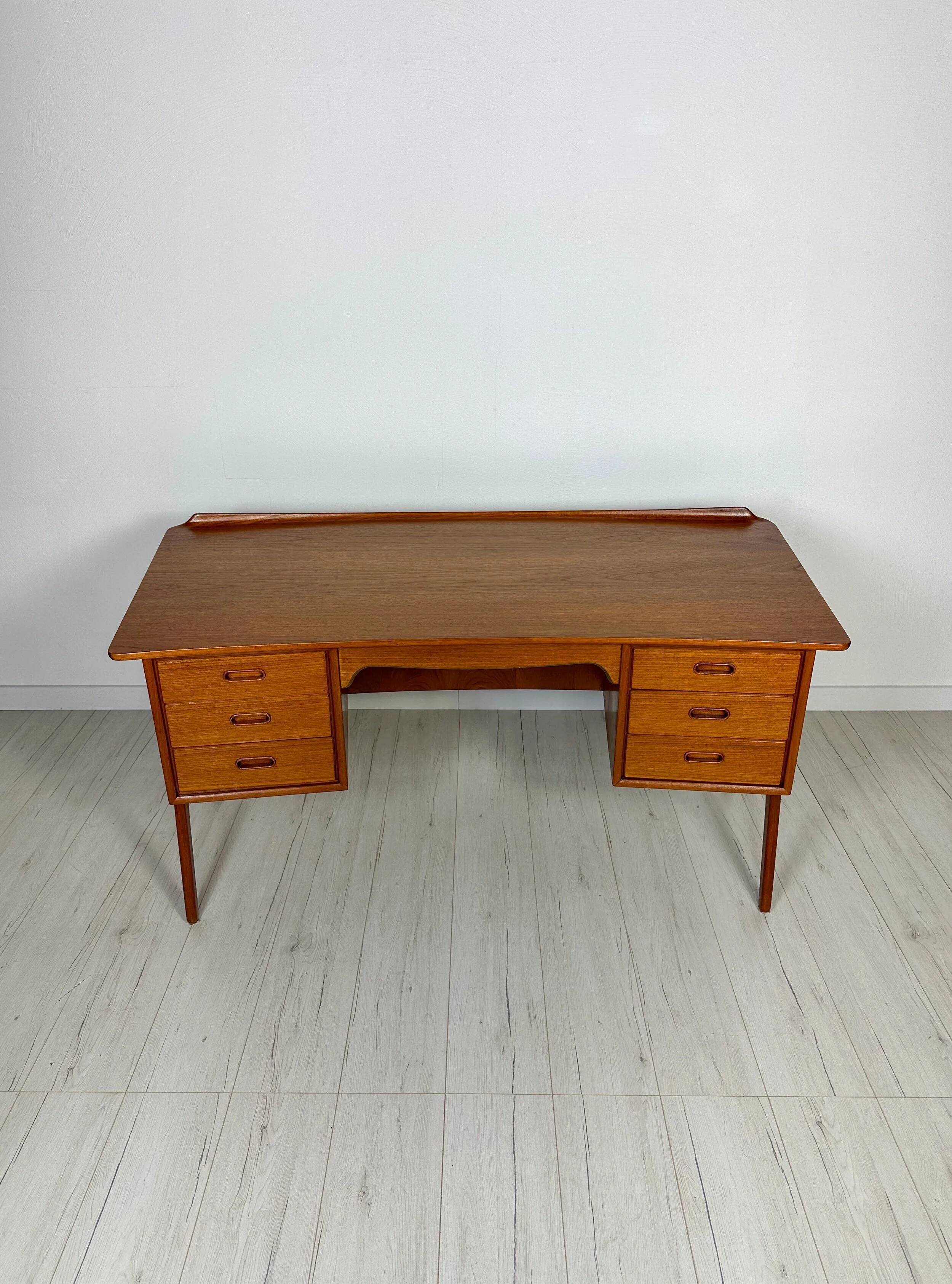 1960s Vintage Curved Teak Writing Desk by Svend Aage Madsen