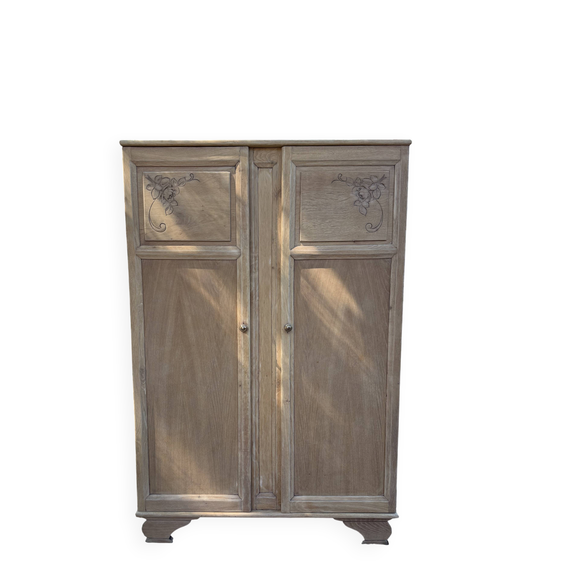 Armoire massif art déco