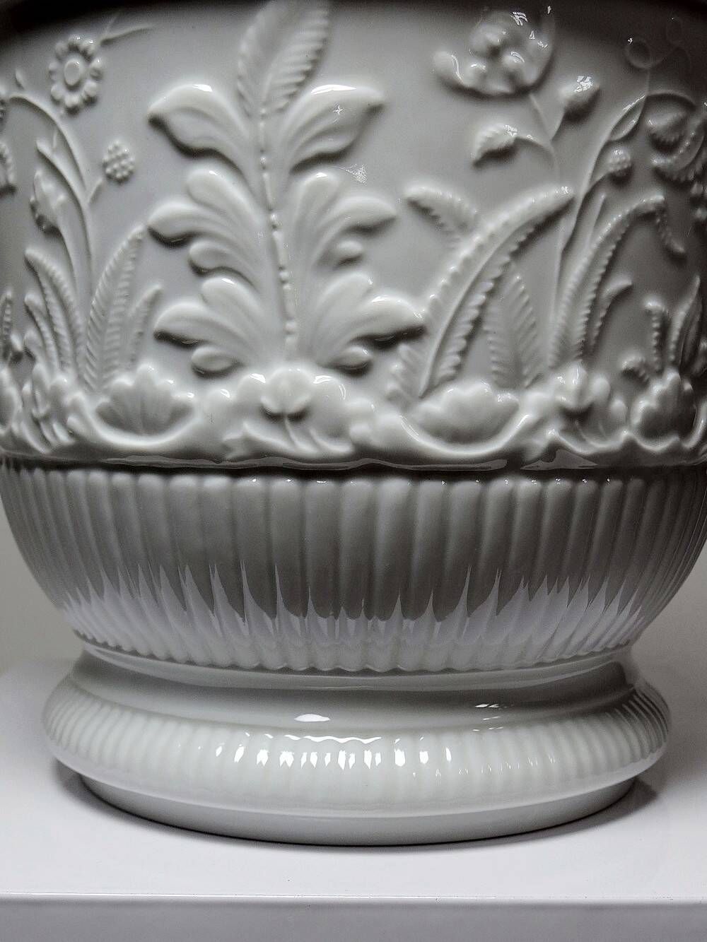 Large Haviland Limoges porcelain flowerpot / champagne bucket reproduction St Cloud