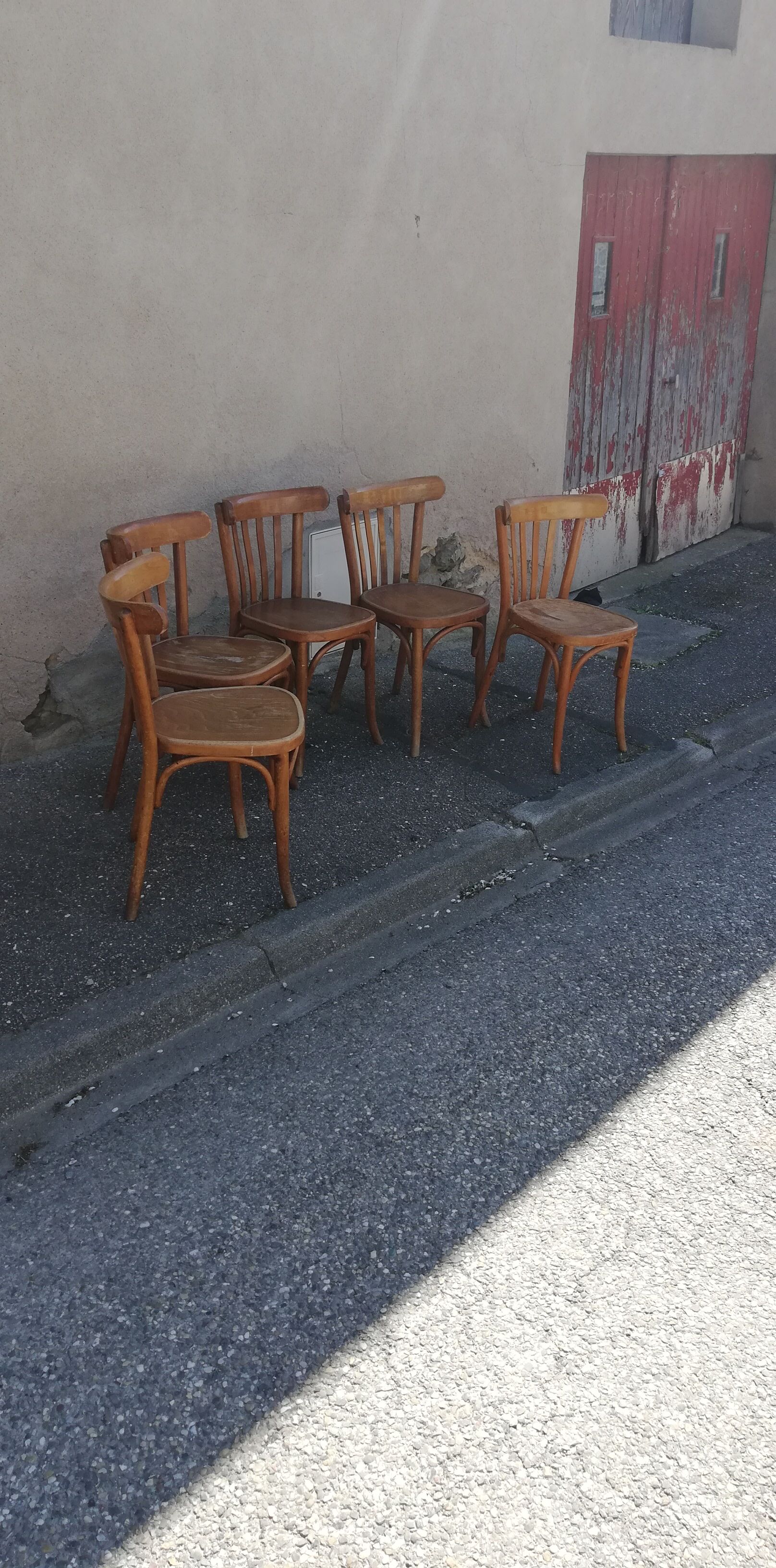 Set of 5 bistro chairs