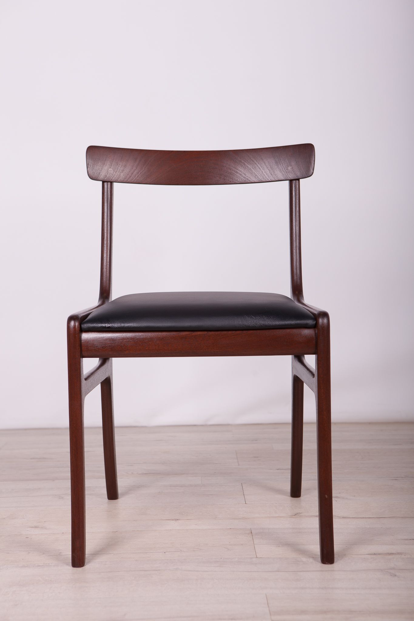Set of 8 danish dining chairs by Ole Wanscher for Poul Jeppesens Møbelfabrik, 1960s