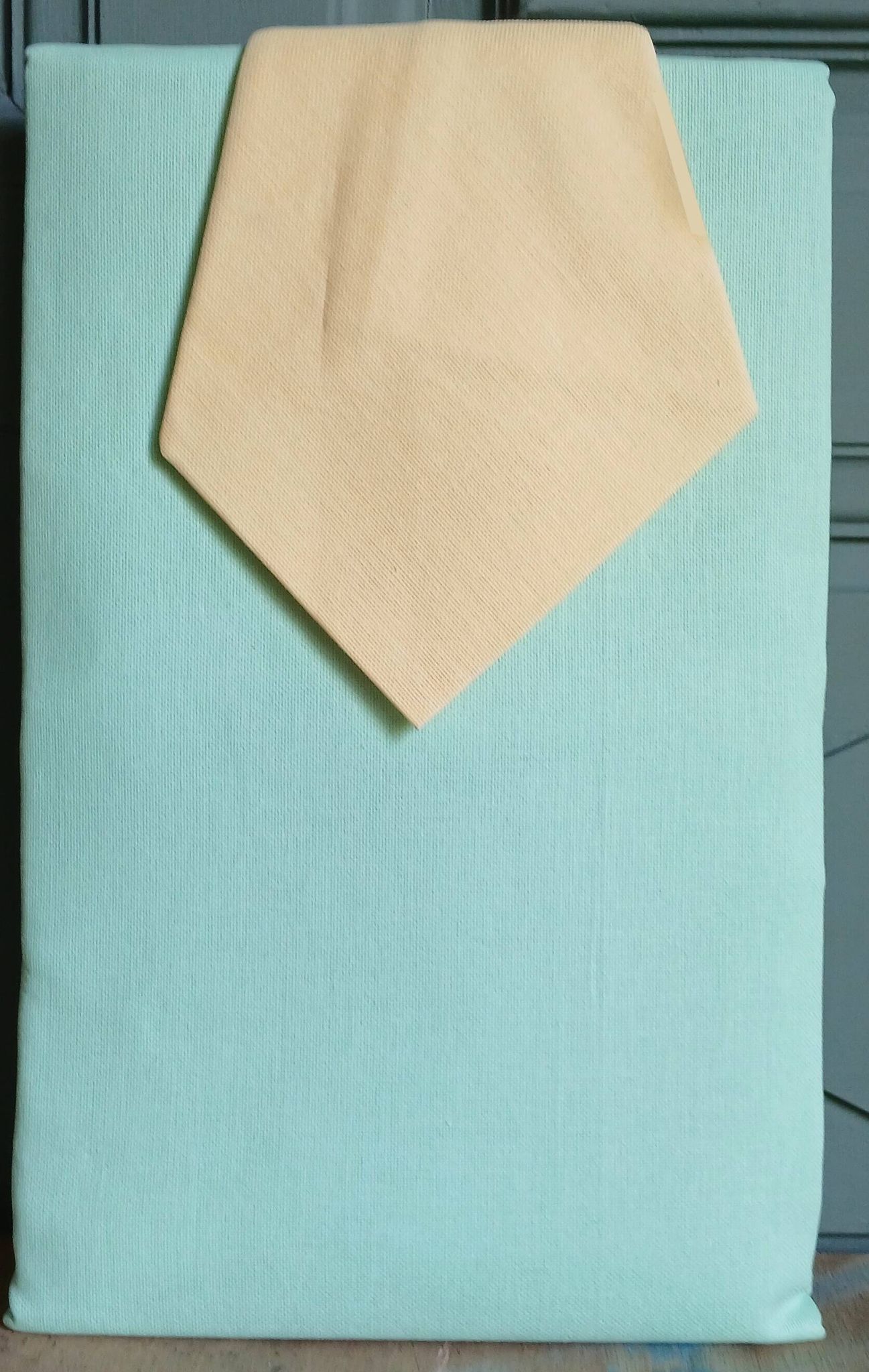 Water green tablecloth & 6 yellow napkins. France around 1980.