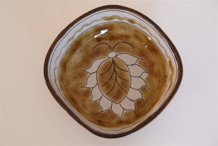 Ceramic catchall by Alain Maunier in Valloris.