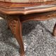 Guéridon ancien en bois sculpté