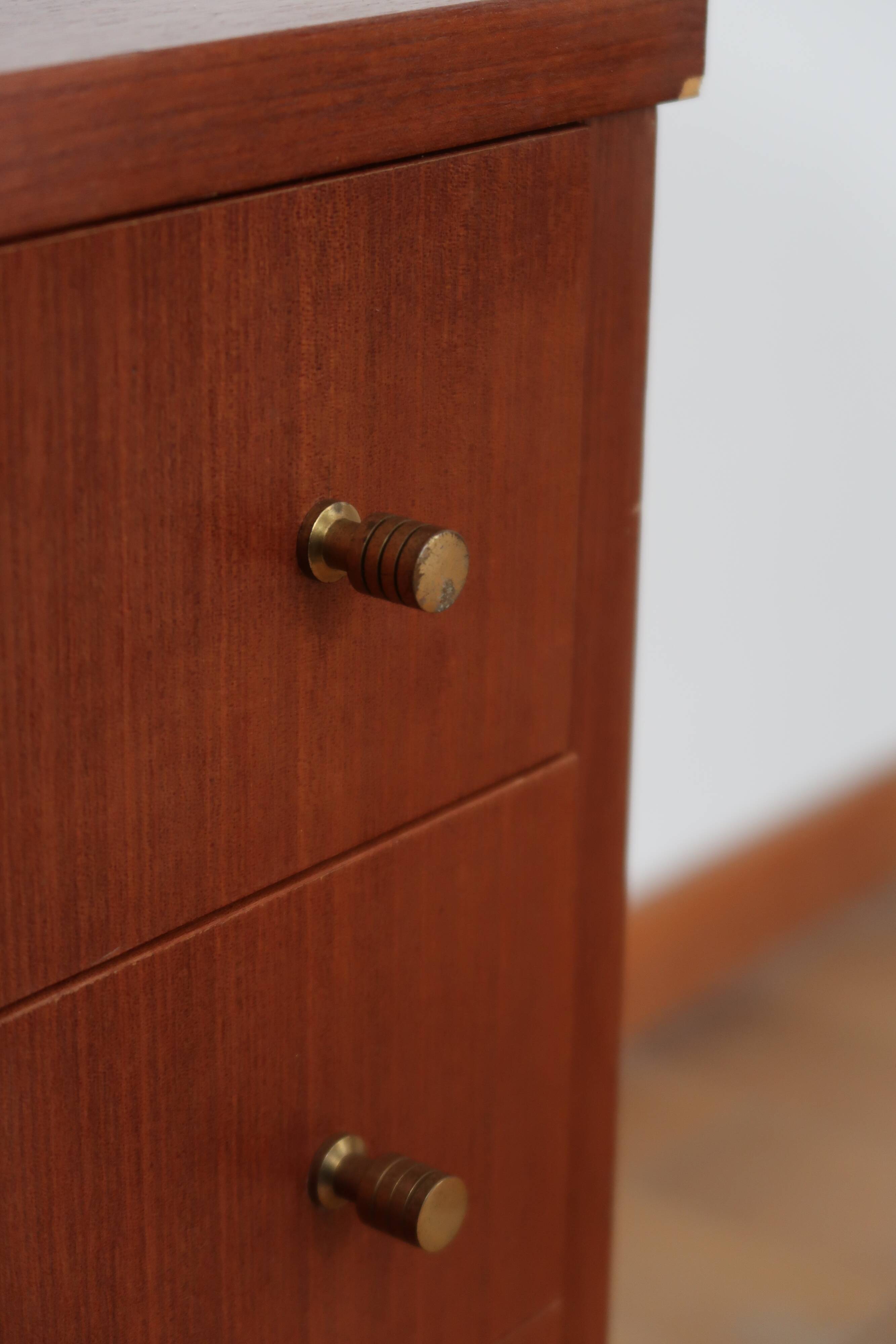 Small Scandinavian row