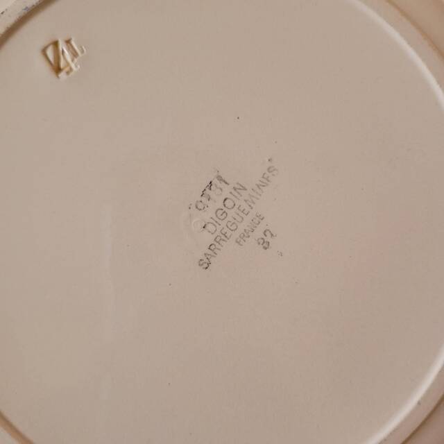 Shallow round plate Digoin Sarreguemines model 9481 (9181)